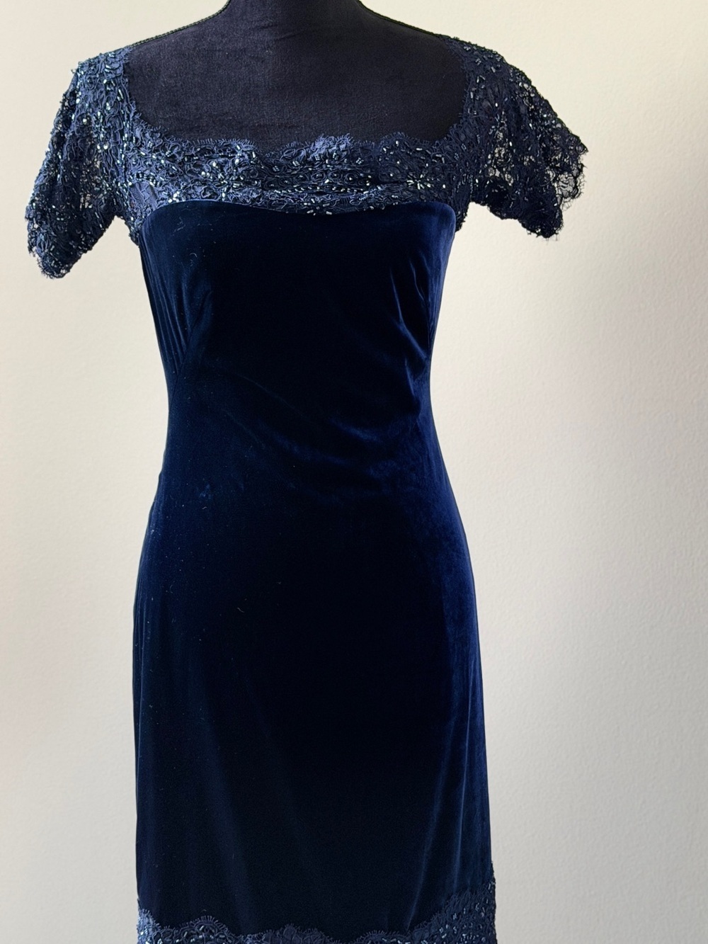Marchesa Notte Elegant Navy Velvet Cocktail Dress with Lace Trim
